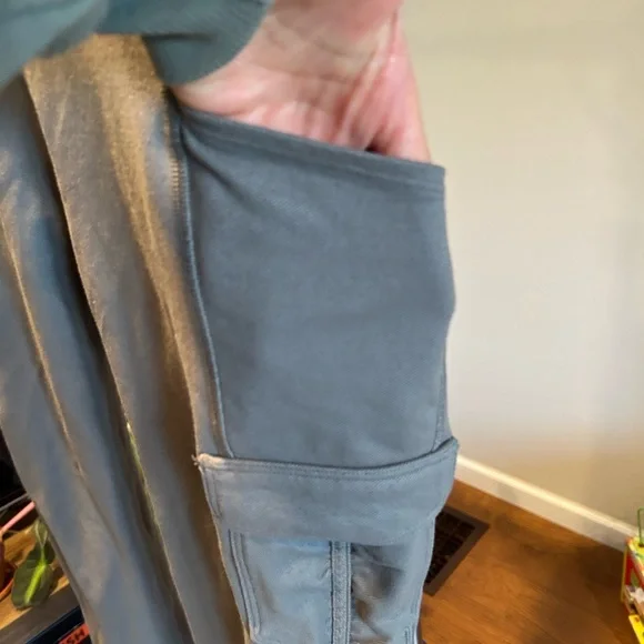 Lululemon Scenic Route Leggings in EUC - Picture 10 of 16